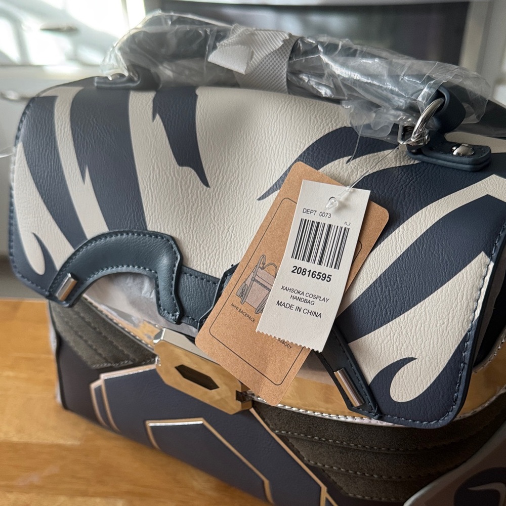 Her Universe Ahsoka Tano Crossbody and Mini Backpack - Picture 2 of 15